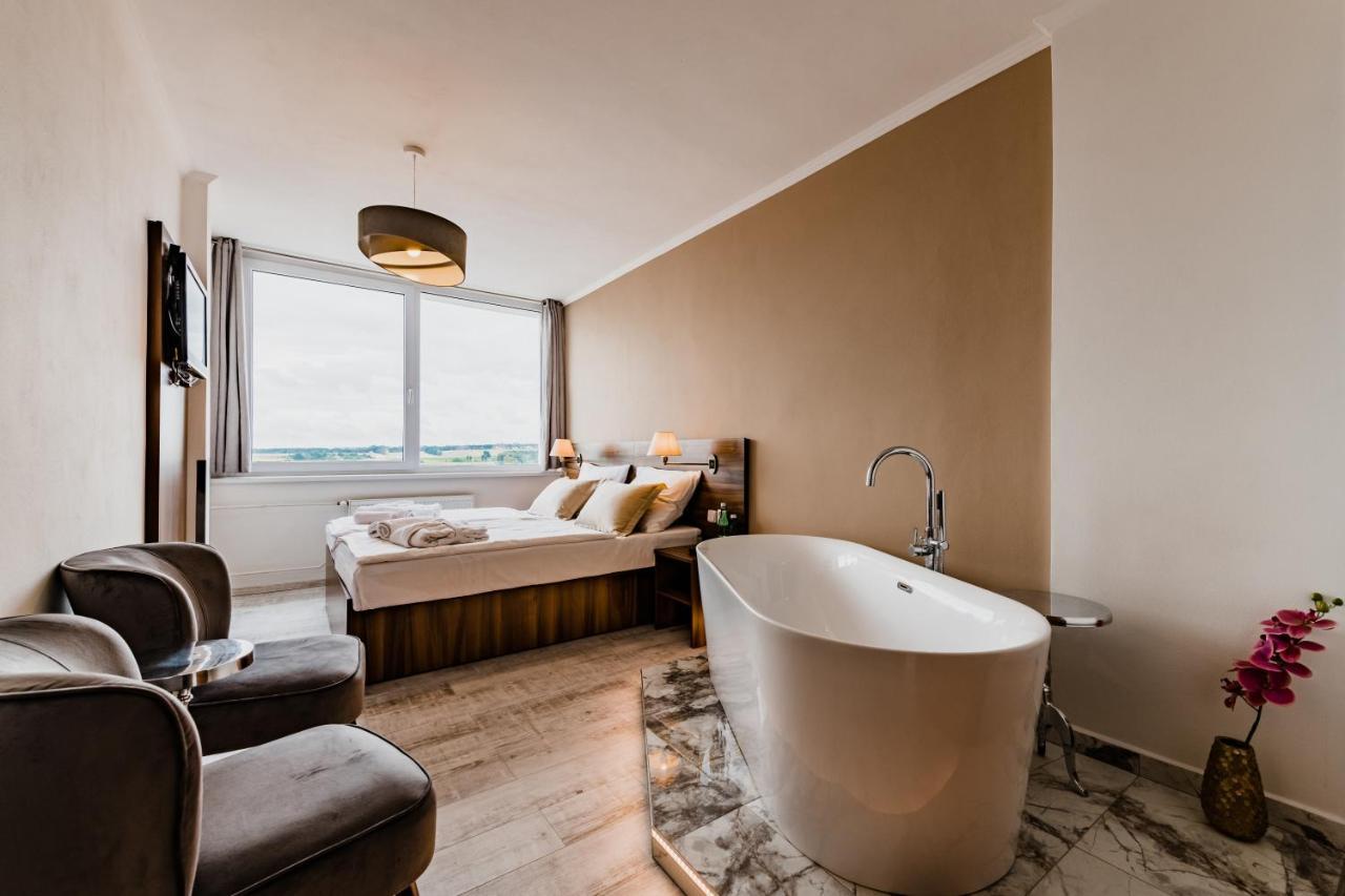 Hotel Palcat Табор Екстер'єр фото