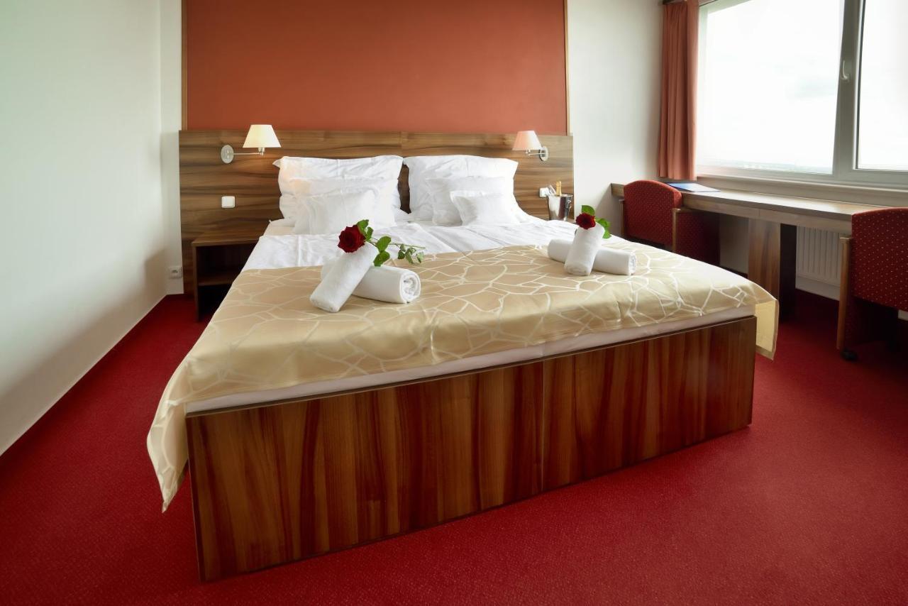 Hotel Palcat Табор Екстер'єр фото