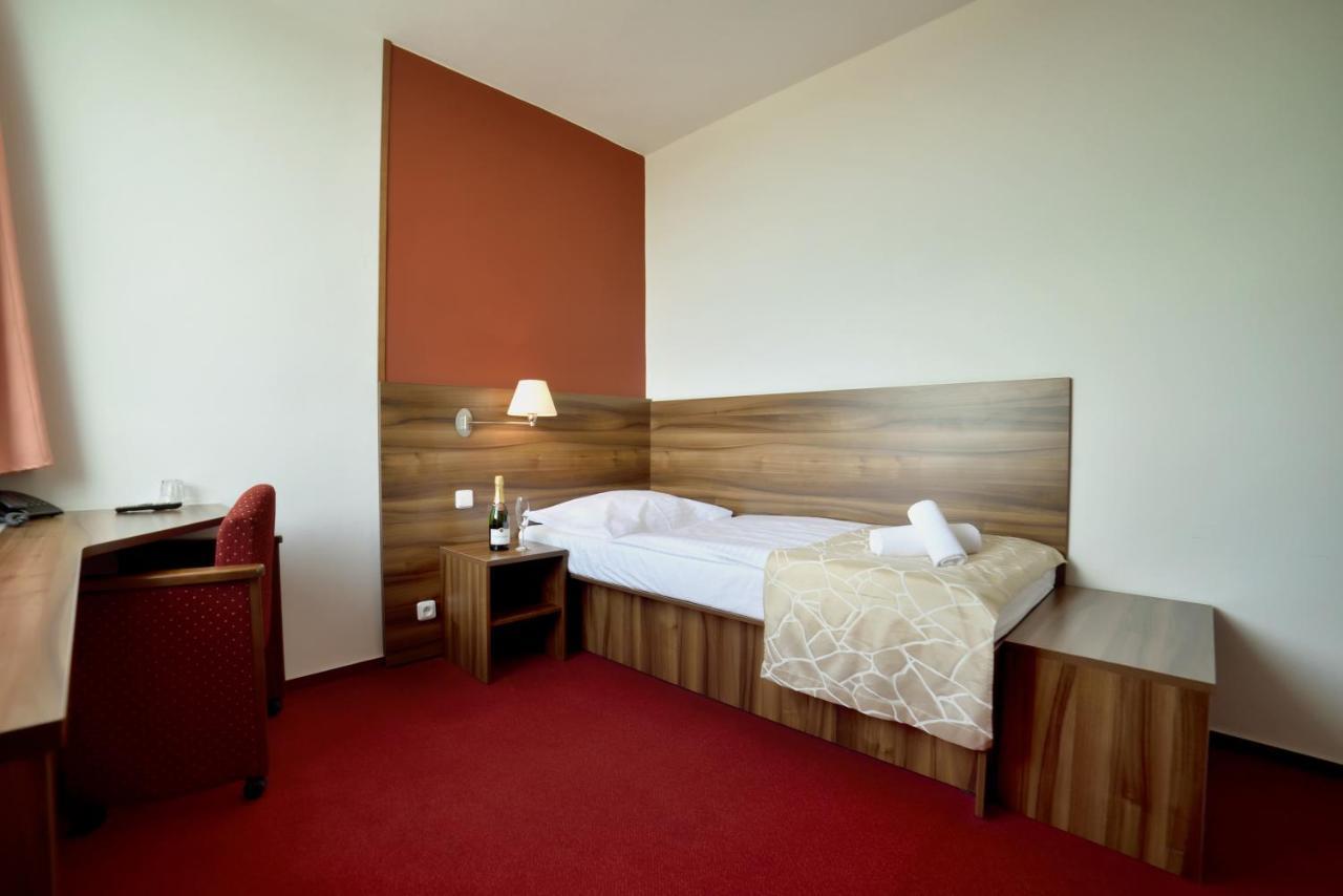 Hotel Palcat Табор Екстер'єр фото