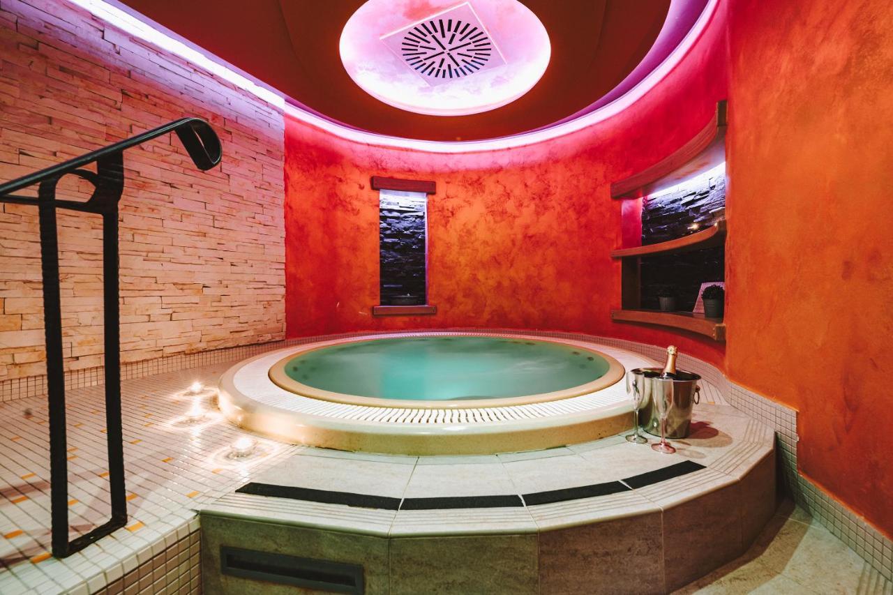 Hotel Palcat Табор Екстер'єр фото