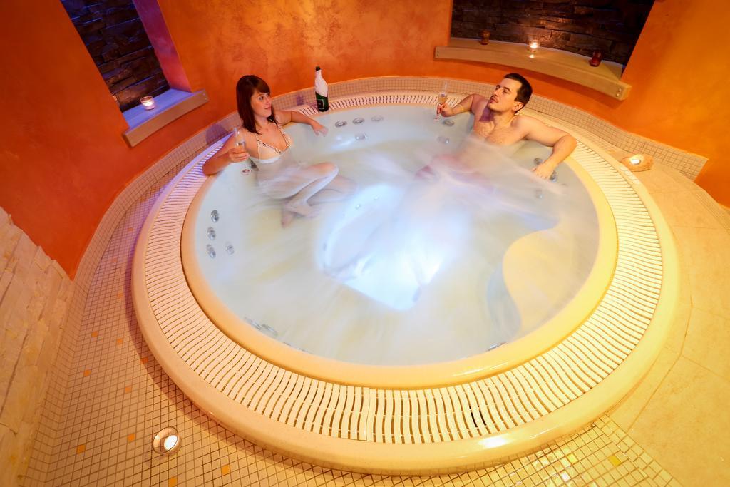 Hotel Palcat Табор Екстер'єр фото
